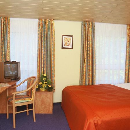 Hotel Kaerntner Stub'N Königslutter am Elm Habitación foto