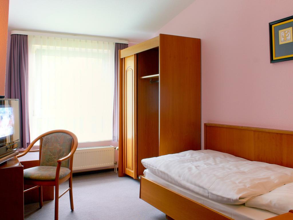 Hotel Kaerntner Stub'N Königslutter am Elm Habitación foto